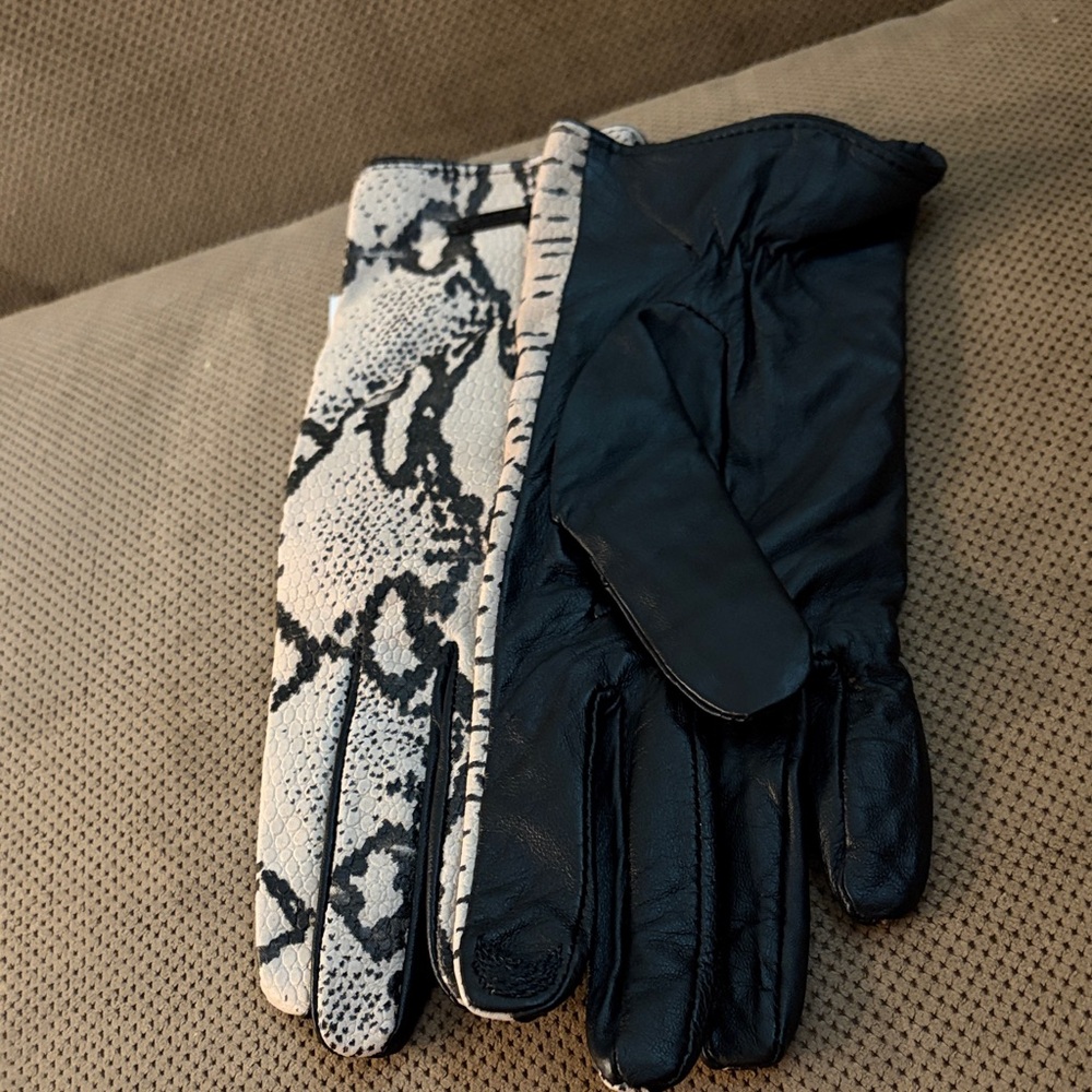 Calvin Klein Women’s Snakeskin Leather Driving Gloves (S) New